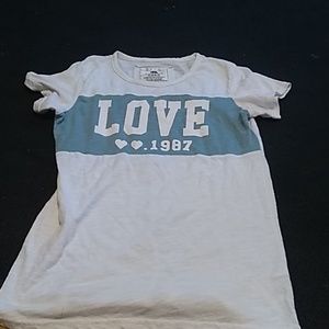 A nice fitting clean never worn shirt